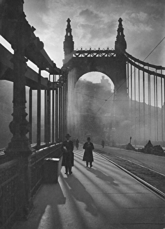 <b class=qtipBold><figcaption>The Elizabeth Bridge</figcaption></b><br>The Elizabeth Bridge in Budapest, circa 1930. It was destroyed by the Germans during World War II, and a completely new bridge built in the 1960s. (Photo by FPG/Hulton Archive/Getty Images)<br><em>© 2009 Getty Images</em> The Elizabeth Bridge