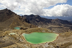 Emerald Lakes on Tongariro Alpine Crossing Emerald Lakes on Tongariro Alpine Crossing
