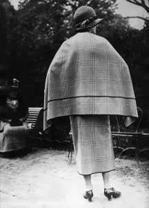 Vintage Women's Clothing Styles Prints: Ladies Cape