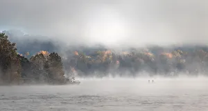 <b class=qtipBold><figcaption>Foggy and misty sunrise</figcaption></b><br>A foggy sunrise at Conowingo Dam of Darlington.<br><em>© 2015 Phoo Chan</em> Foggy and misty sunrise