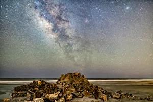 <b class=qtipBold><figcaption>Folly Badlands Milky Way</figcaption></b><br>The Milky Way rising above Folly Beach, South Carolina.<br><em>© ROBERT LOE</em> Folly Badlands Milky Way
