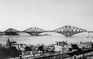 <b class=qtipBold><figcaption>Forth Bridge</figcaption></b><br>The Forth Railway Bridge running across the Firth of Forth, circa 1900. The cantilever bridge was opened in 1890. (Photo by Hulton Archive/Getty Images)<br><em>© 2008 Getty Images</em> Forth Bridge