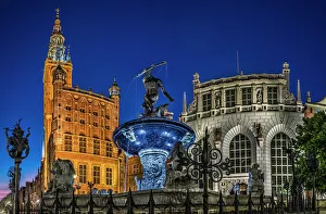 Main Street Gallery: Gdansk Town Hall and Neptune Fountain