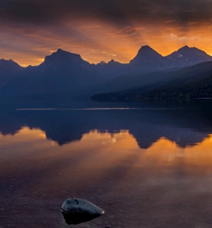 <b class=qtipBold><figcaption>Glacier National Park</figcaption></b><br>Sunrise at Lake McDonald in Glacier NP<br><em>© Russell Burden</em> Glacier National Park