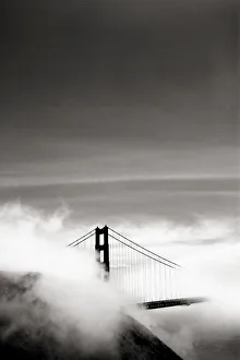 <b class=qtipBold><figcaption>Golden Gate bridge with fog</figcaption></b><br>Golden Gate bridge shrouded in fog.<br><em>© © Eddy Joaquim</em> Golden Gate bridge with fog