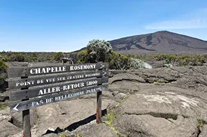 Guide for hikers at Piton de la Fournaise volcano, Piton de la Fournaise, La Reunion Guide for hikers at Piton de la Fournaise volcano, Piton de la Fournaise, La Reunion