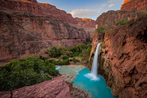 <b class=qtipBold><figcaption>Havasu Falls before Sunset</figcaption></b><br>Havasu Falls before sunset<br><em>© 2016 Putt Sakdhnagool</em> Havasu Falls before Sunset
