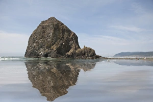 Haystack Rock at Cannon Beach, Clatsop County, Oregon, USA Haystack Rock at Cannon Beach, Clatsop County, Oregon, USA