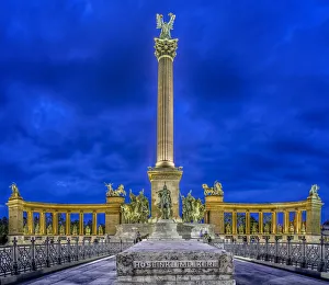 Heroess Square and Millennium Monument in Budapest Heroess Square and Millennium Monument in Budapest