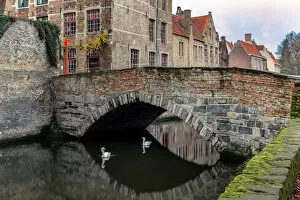 Vlaanderen Gallery: Historic Crossing