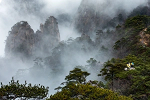 Huangshan (Yellow Mountains), Eastern China Huangshan (Yellow Mountains), Eastern China
