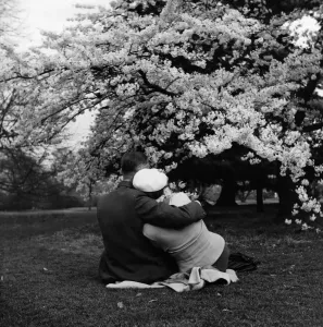 Loving Couple Print, Kew Gardens London