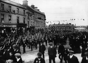 Prints of September 1912: Armed Unionists marching through Portadown, County Armagh, in a demonstration against Home Rule. (Photo by Topical Press Agency/Getty Images) County Armagh Prints: Anti-Home Rule Demo Print, Portadown 1912