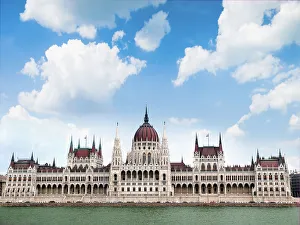 <b class=qtipBold><figcaption>Hungarian Parliament Building</figcaption></b><br>Hungarian Parliament Building by the Danube River<br><em>© Copyright Omar Shamsuddin</em> Hungarian Parliament Building