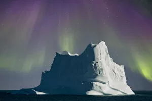 Images Dated 5th September 2012: Iceberg shrouded by aurora