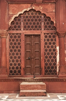 <b class=qtipBold><figcaption>The interiors of Taj Mahal, India</figcaption></b><br><em>© Partha Pal</em> The interiors of Taj Mahal, India