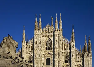 Images Dated 7th February 2008: Italy, Lombardy, Milan, Piazza Del Duomo