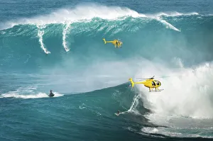 Subjects/big wave surfing/jaws big wave surfers helicopters peahi Subjects/big wave surfing/jaws big wave surfers helicopters peahi