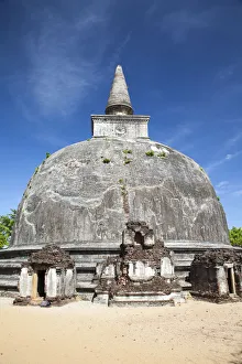 Kiri Vihara in the ancient city of Polonnaruwa Kiri Vihara in the ancient city of Polonnaruwa