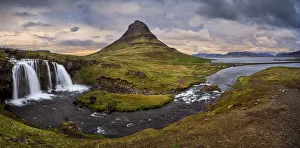 <b class=qtipBold><figcaption>Kirkjufellsfoss, Iceland</figcaption></b><br>Panorama of the beaufiful Kirkjufellsfoss waterfall and mountain before sunset at GrundarfjA¶rA°ur.<br><em>© Copyright 2015 Xiaoyu Yu</em> Kirkjufellsfoss, Iceland
