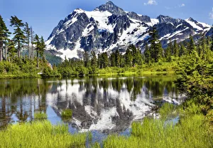 Lake Evergreens, Mount Shuksan and Mount Baker, Washington State, USA Lake Evergreens, Mount Shuksan and Mount Baker, Washington State, USA