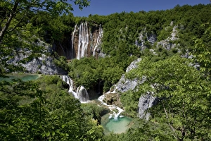 Large Waterfall, Veliki Slap Waterfall, Plitvice Lakes National Park, Croatia, Europe Large Waterfall, Veliki Slap Waterfall, Plitvice Lakes National Park, Croatia, Europe