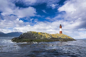 Images Dated 27th November 2008: Lighthouse on Island in Beagle Channel, Ushuaia, Tierra del Fuego, Argentina