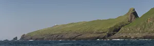 Lighthouse and so-called Atlantic Bridge between Mykinesholmur or Mykinesholm and Mykines Lighthouse and so-called Atlantic Bridge between Mykinesholmur or Mykinesholm and Mykines