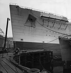 Queen Mary Construction Print