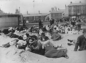 The Great British Seaside Gallery: Love On The Beach