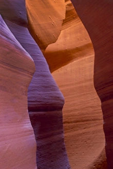 <b class=qtipBold><figcaption>Lower Antelope Slot Canyon</figcaption></b><br>Erosion in slot canyon<br><em>© Russell Burden</em> Lower Antelope Slot Canyon