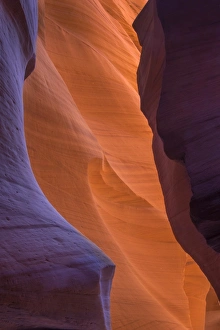 <b class=qtipBold><figcaption>Lower Antelope Slot Canyon</figcaption></b><br>Erosion in slot canyon<br><em>© Russell Burden</em> Lower Antelope Slot Canyon