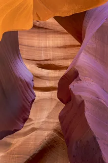 <b class=qtipBold><figcaption>Lower Antelope Slot Canyon</figcaption></b><br>Erosion in slot canyon<br><em>© Russell Burden</em> Lower Antelope Slot Canyon