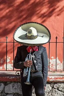 Images Dated 6th May 2017: Man with trumpet from Mariachi group, Mexico