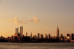 Manhattan skyline seen from Williamsburg, Brooklyn Manhattan skyline seen from Williamsburg, Brooklyn