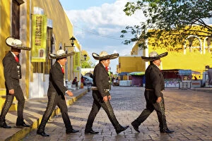 Images Dated 6th May 2017: Mariachi crossing the street Beatles style, Mexico