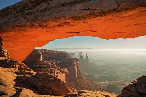 Images Dated 9th February 2016: Mesa Arch Sunrise