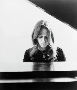 Prints of CIRCA 1970: Singer/songwriter Carole King poses for a portrait at the piano in circa 1970. (Photo by Michael Ochs Archives/Getty Images) Music Prints: Carole King at the Piano Print circa 1970