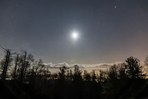 <b class=qtipBold><figcaption>Milky Moon</figcaption></b><br>The Milky Way rising above Moses Cone located in Blowing Rock, NC.<br><em>© ROBERT LOE</em> Milky Moon