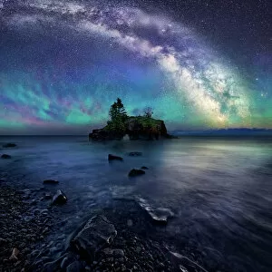 Illuminated Gallery: Milky Way Over Hollow Rock