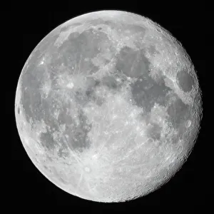 Related Images Gallery: Full Moon