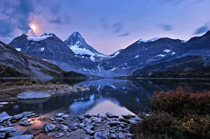 <b class=qtipBold><figcaption>Moon Rise at Magog Lake</figcaption></b><br>Mengzhonghua Photography, 163751510<br><em>© Mengzhonghua 2012</em> Moon Rise at Magog Lake