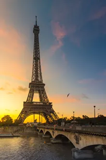Morning view of Eiffel tower at Seine river Morning view of Eiffel tower at Seine river