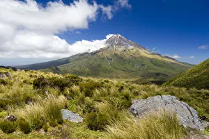 Mount Taranaki volcano, Pouakai Range, Egmont National Park, Taranaki Region, New Zealand Mount Taranaki volcano, Pouakai Range, Egmont National Park, Taranaki Region, New Zealand