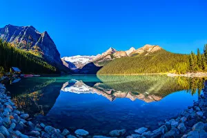 Images Dated 13th June 2014: Mountain reflection on lake Louise at sunrise