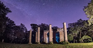 <b class=qtipBold><figcaption>A Night at Sheldon Church Ruins</figcaption></b><br>A Night at Sheldon Church Ruins below the milky way located in Yemassee, South Carolina.<br><em>© ROBERT LOE</em> A Night at Sheldon Church Ruins