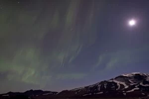 Lighting Technique Gallery: Northern Lights and Full Moon over Mt Snaefell, Highlands of Iceland, Northeastern Region, Iceland