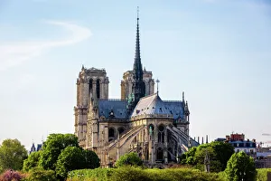 <b class=qtipBold><figcaption>The Notre Dame de Paris, France</figcaption></b><br>The historic Notre Dame Cathedral in the city of Paris, France. The church is one of the biggest in the world, and one of the most well-known sites in Paris. The Notre Dame de Paris, France