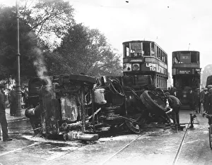 <b class=qtipBold><figcaption>Oil Tank Smash</figcaption></b><br>August 1926: An overturned oil tank wagon in Tottenham, north London. (Photo by Fox Photos/Getty Images) Oil Tank Smash