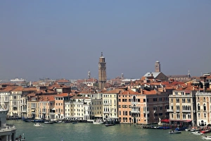 Ornate Buildings alongside the Grand Canal Ornate Buildings alongside the Grand Canal
